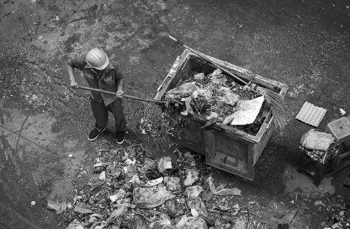 House clearance team in Millbank